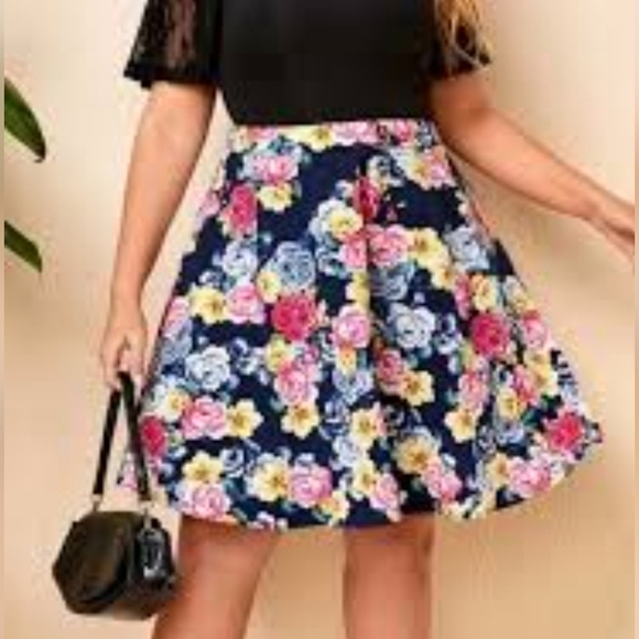 Dresses & Skirts - Vibrant Floral Circle Skater Skirt Size 2XL